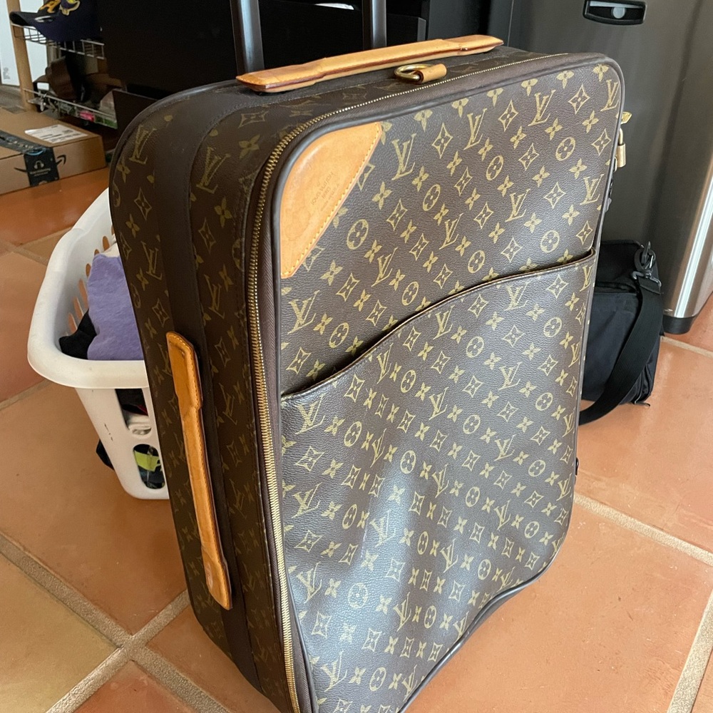 Louis Vuitton Monogram Pégase Légèr 55 Suitcase